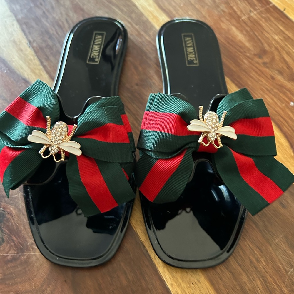 Black jelly shoes size 8.5